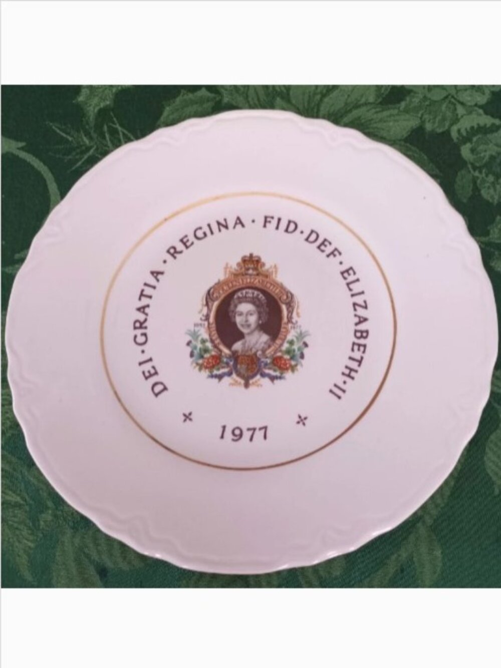 Vintage Queen Elizabeth Silver Jubilee Commemorative Plate